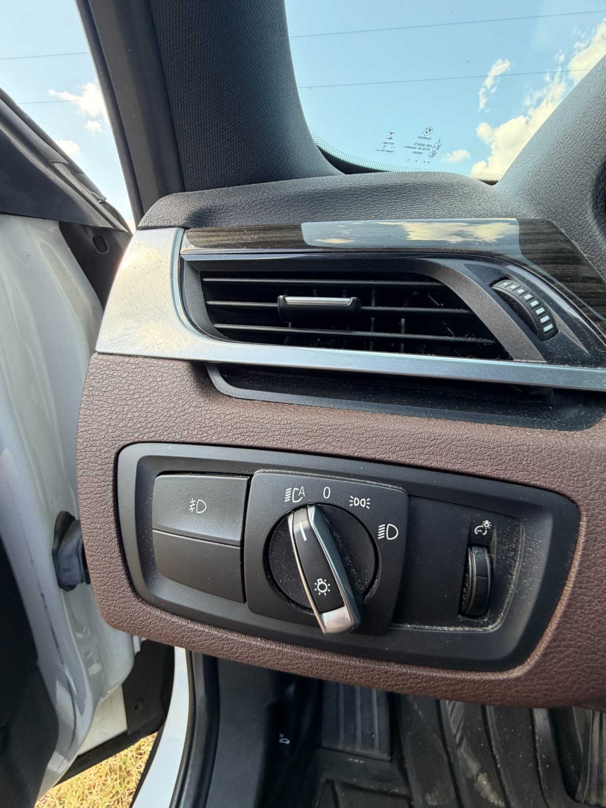 2017 BMW X1 28i - Photo 24