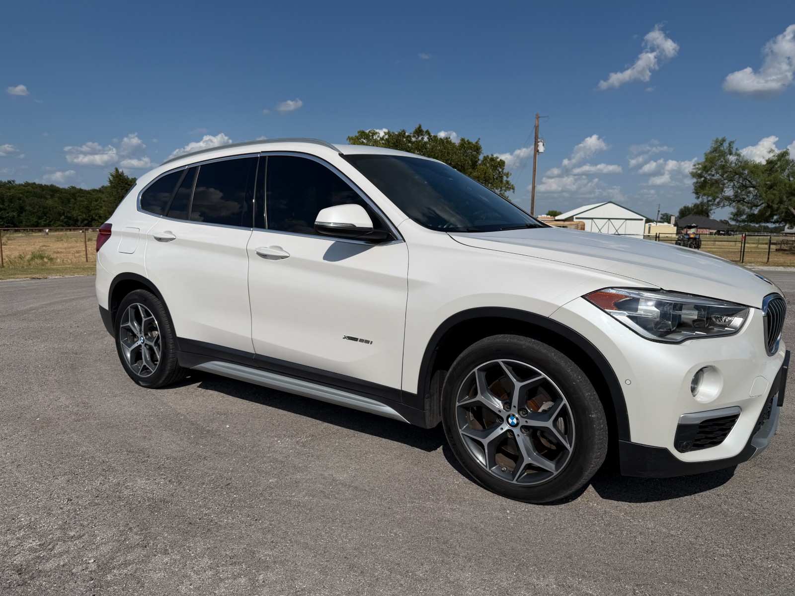 2017 BMW X1 28i - Photo 8